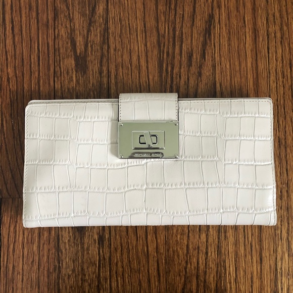 MK Wallet/Clutch - Picture 1 of 5